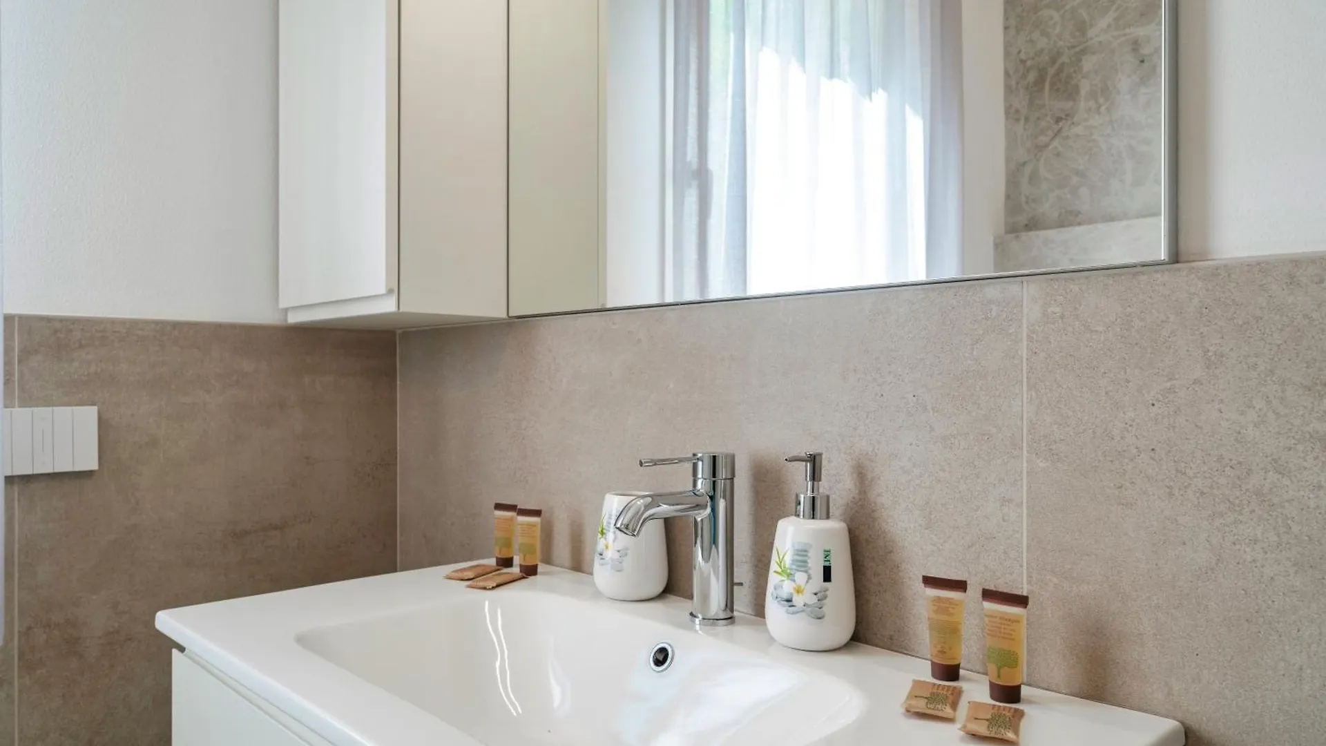 Superb Sirmione Apartman