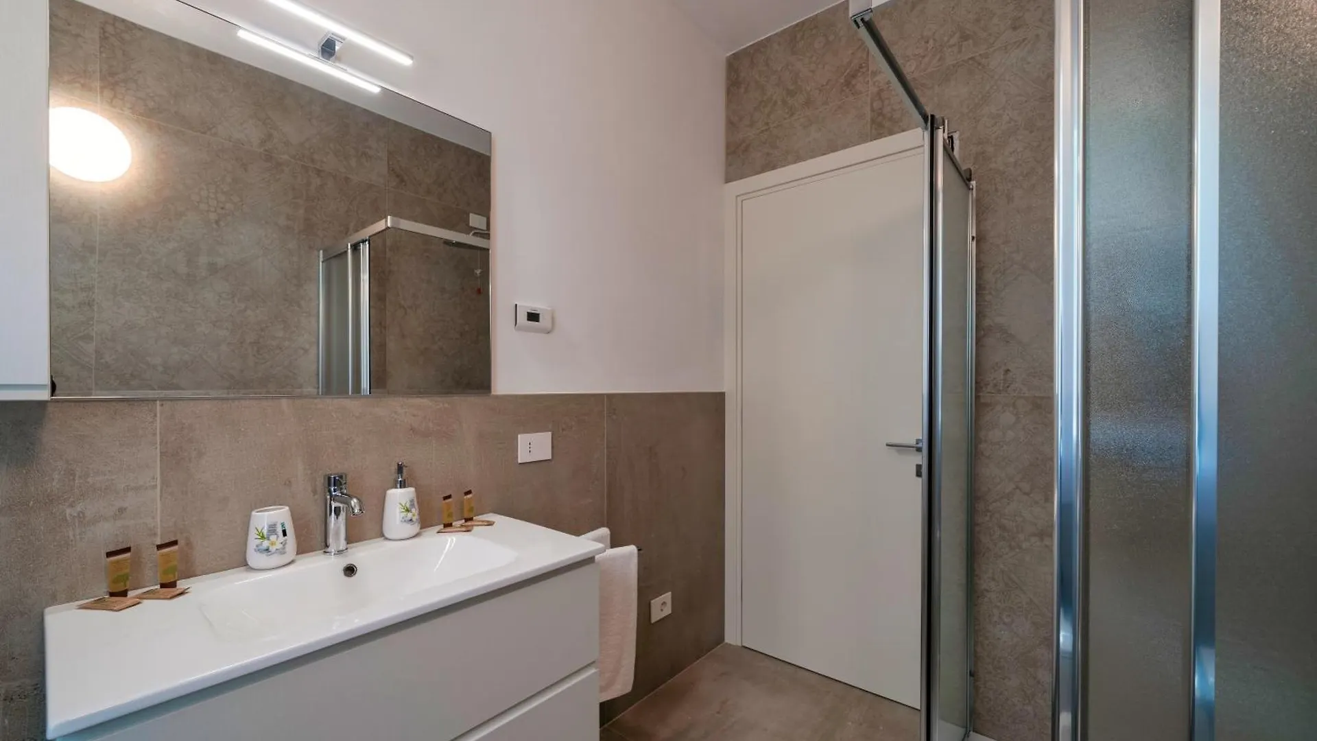 Superb Sirmione Apartman Olaszország